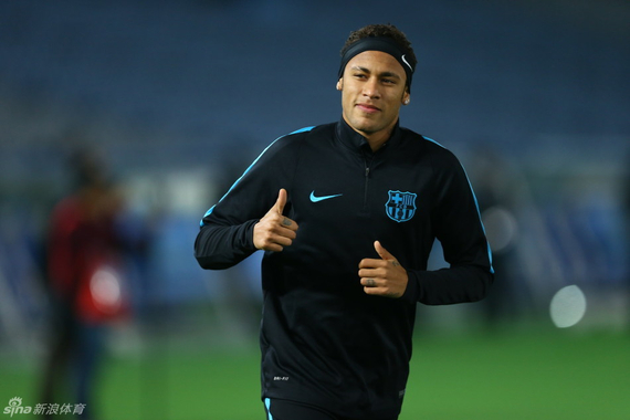 并在防守端 并在防守端